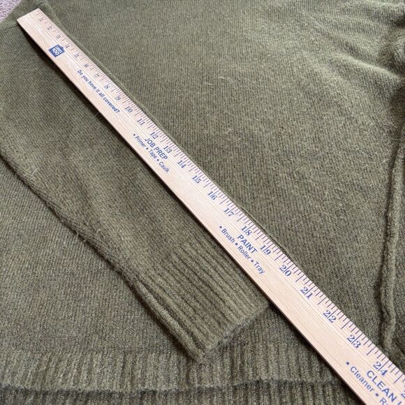 Andree By Unit oversizes Women's Olive Green Turtleneck Sweater Size Small - Picture 7 of 14